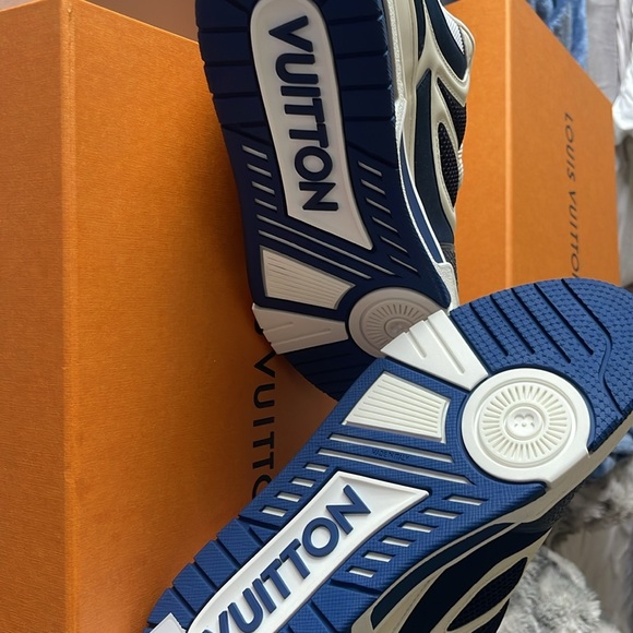 LV sneakers - Picture 5 of 5